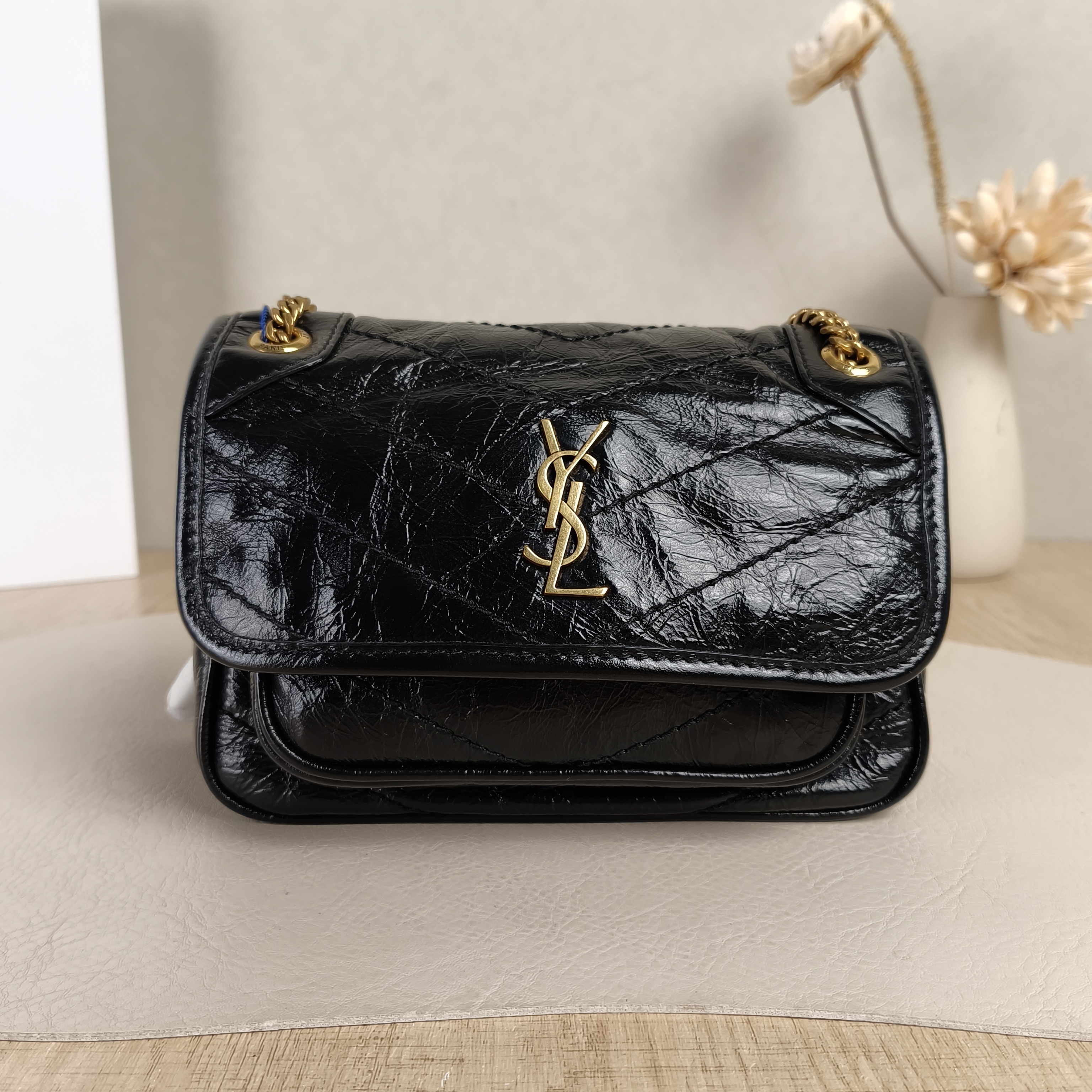 SAINT LAURENT Crossbody Bag Niki Black Waxed Leather Calfskinmini18 × 5 × 12.5 cm
