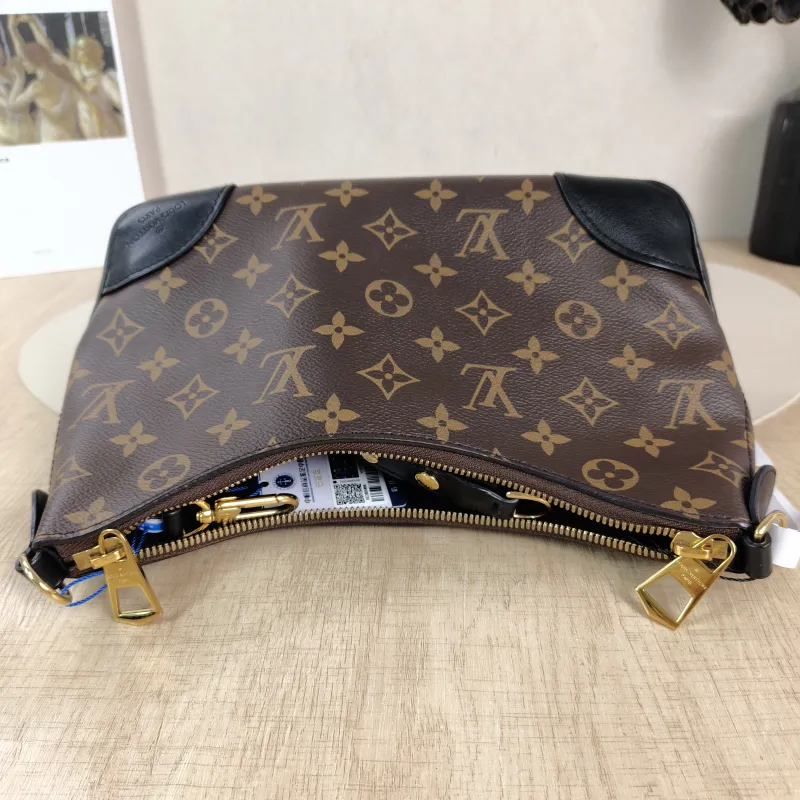 Louis Vuitton Crossbody Bag Boulogne PVC Small 26 × 9.5 × 16 cm — detail view 5 of 9
