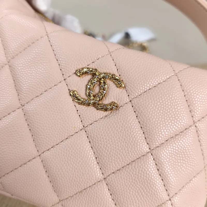 Chanel Crossbody Bag Crossbody Bag Pink Gold-Tone Hardware Grained Calfskin One Size 21.5 × 7.5 × 19 cm — detail view 4 of 11