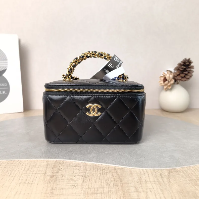 Chanel Crossbody Bag Black Lambskin Mini 16 × 8 × 9.5 cm
