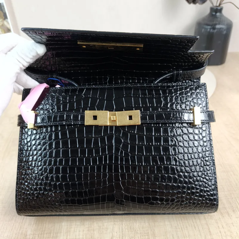 SAINT LAURENT Shoulder Bag MANHATTAN Black Calfskin Small 24 × 17.5 × 6 cm — detail view 4 of 11