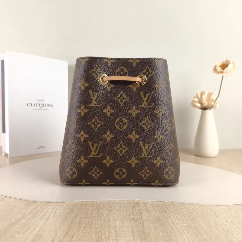 Louis Vuitton Crossbody Bag NÉONOÉ Bucket Bag BB Monogram PVC BB 20 × 13 × 20 cm — cover view 5 of 5