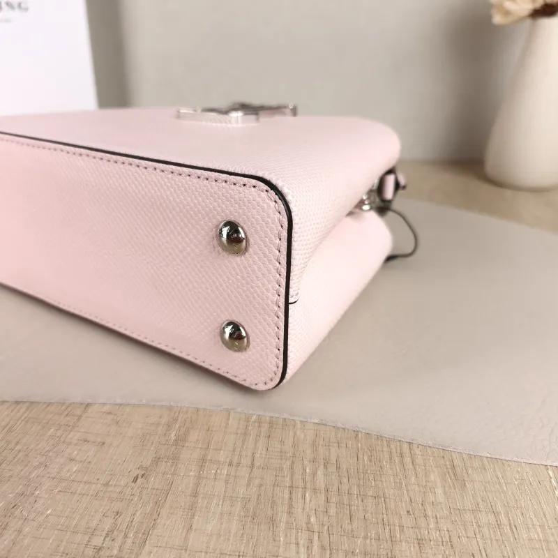 Louis Vuitton Shoulder Bag Capucines Pink Mini 21 × 8 × 14 cm — detail view 3 of 11