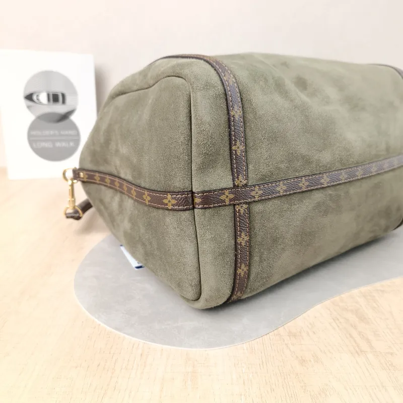 Louis Vuitton Shoulder Bag EXPRESS Shoulder Bag Green Suede Medium 36 × 18.5 × 24 cm — detail view 1 of 13