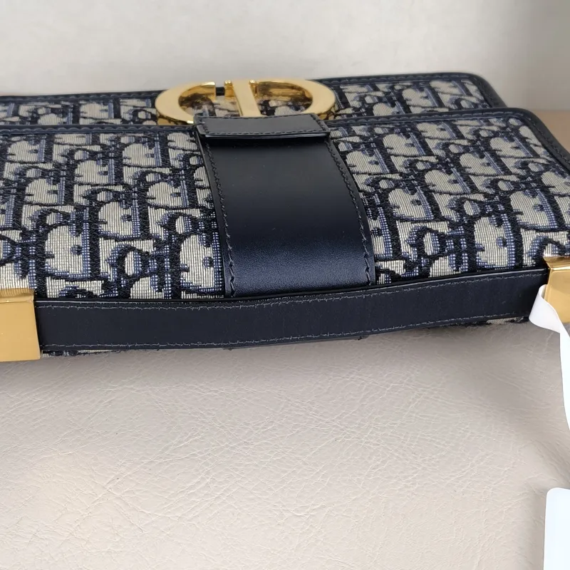 DIOR Crossbody Bag30Montaigne 30 Edition Canvas Medium24 × 8 × 17 cm — detail view 5 of 11