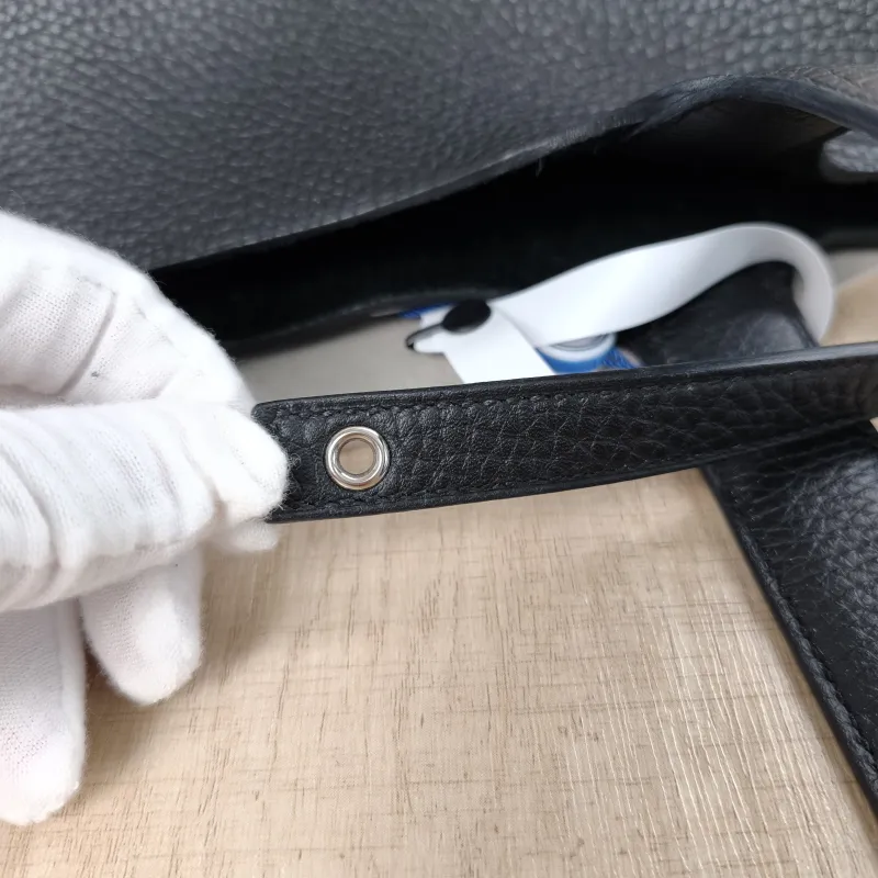 Hermès Top Handle Bag Picotin Lock 22 22Black TC Calfskin Medium22 × 18 × 21 cm — detail view 2 of 18