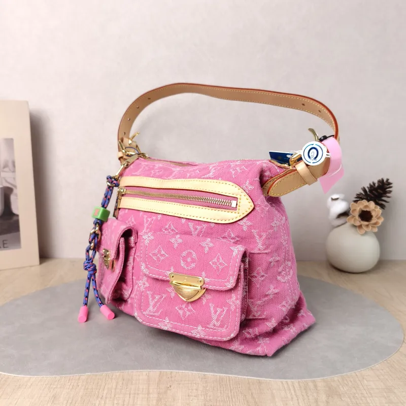 Louis Vuitton Shoulder Bag Baggy hobo Shoulder Bag Pink One Size 30 × 13 × 22 cm — cover view 4 of 5