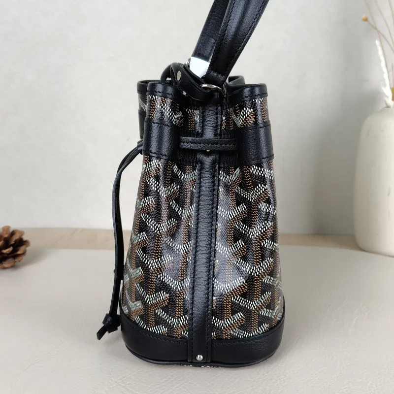 GOYARD Crossbody Bag Petit Flot Black ine Canvas12 × 10 × 17.5 cm — detail view 4 of 9