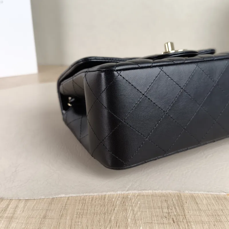 Chanel Crossbody Bag Classic Flap Mini CF Mini Black SL ambskin Mini 17 × 8 × 13.5 cm — detail view 3 of 14