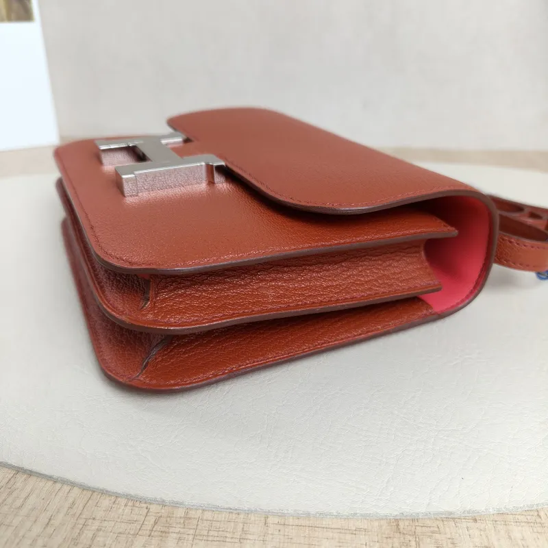 Hermès Crossbody Bag Constance 19 Silver-Tone Hardware36 Red Lambskinmini18 × 4 × 15 cm — detail view 12 of 13