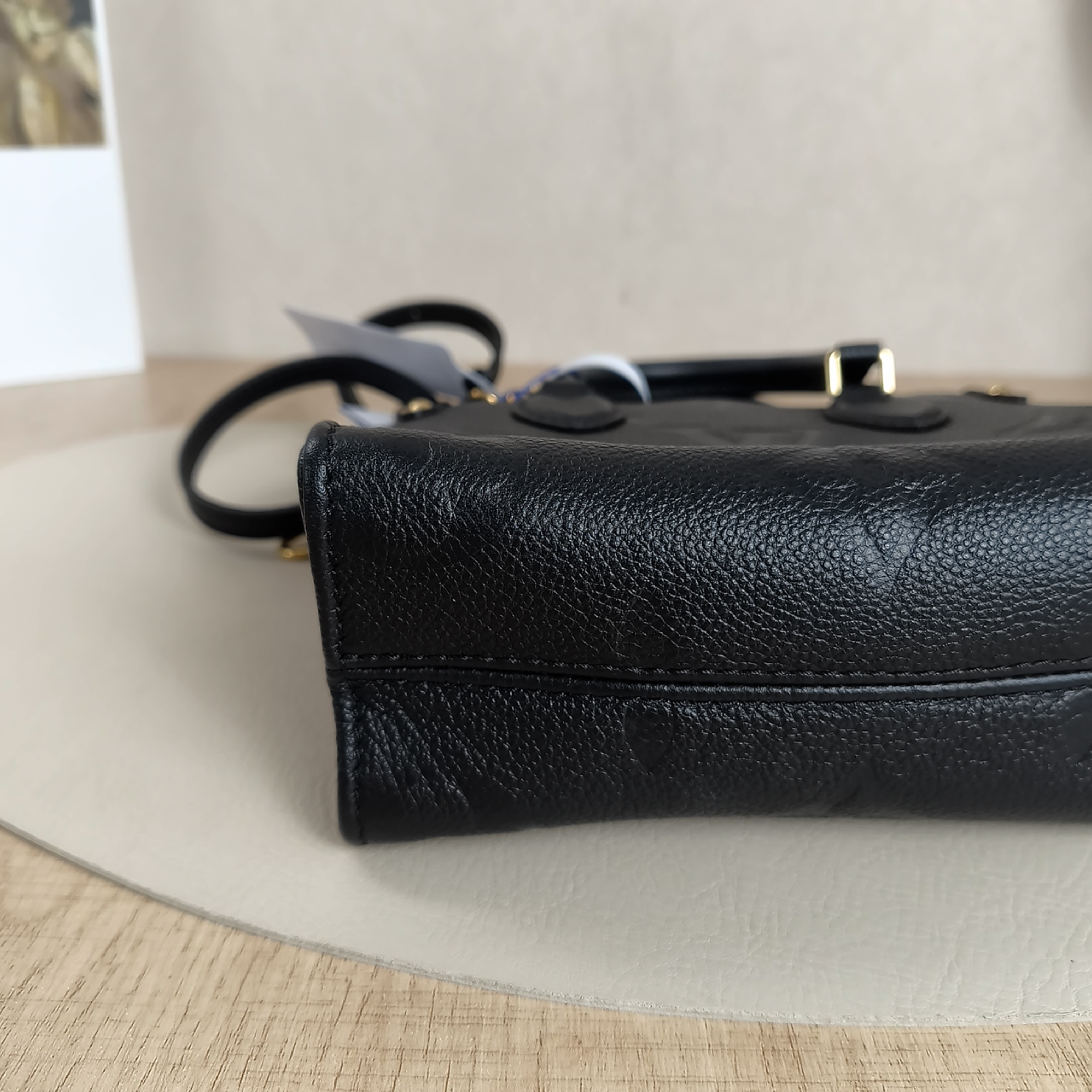 Louis Vuitton Crossbody Bag Onthego BB Black Monogram Empreinte Embossed Calfskin BB18 × 8.5 × 15 cm — cover view 6 of 10