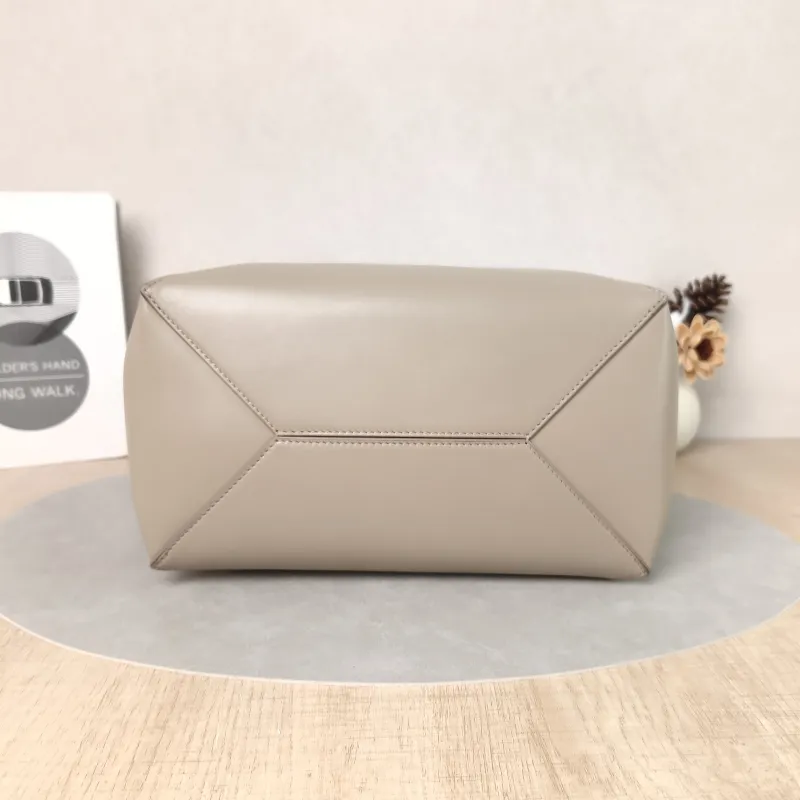 LOEWE Shoulder Bag Puzzle Fold Shopping Tote Grey Calfskin Medium 25.5 × 14.5 × 31.5 cm — cover view 4 of 5