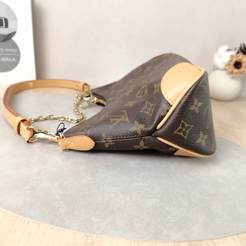 Louis Vuitton Crossbody Bag Boulogne PVC Small26 × 9.5 × 16 cm — detail view 9 of 13