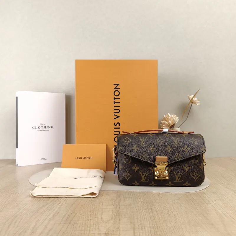 Louis Vuitton Crossbody Bag Pochette Métis East West Monogram PVC Small21.5 × 6 × 13.5 cm — cover view 6 of 6