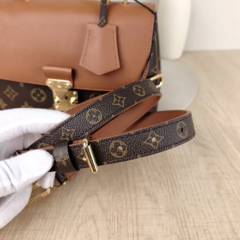 Louis Vuitton Crossbody Bag MADELEINE PVC · Calfskin BB24.5 × 8 × 16 cm — detail view 5 of 15