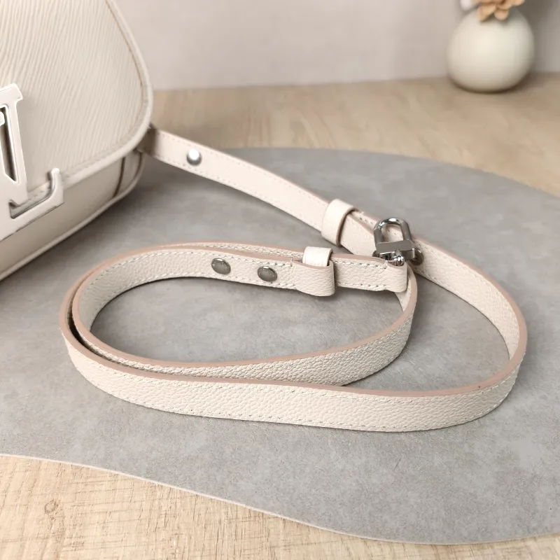 Louis Vuitton Shoulder Bag BUCI Beige Epi Embossed Calfskin One Size 24.5 × 9 × 15.5 cm — detail view 3 of 12
