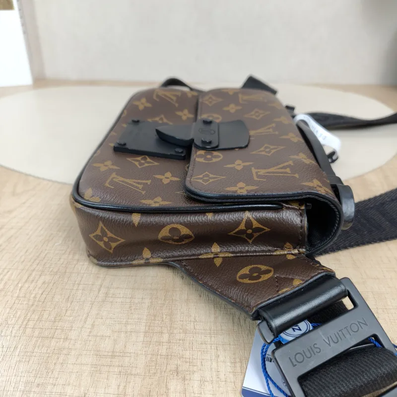 Louis Vuitton Belt Bag S Lock Sling Belt Bag Monogram PVC One Size21 × 4 × 15 cm — detail view 8 of 15
