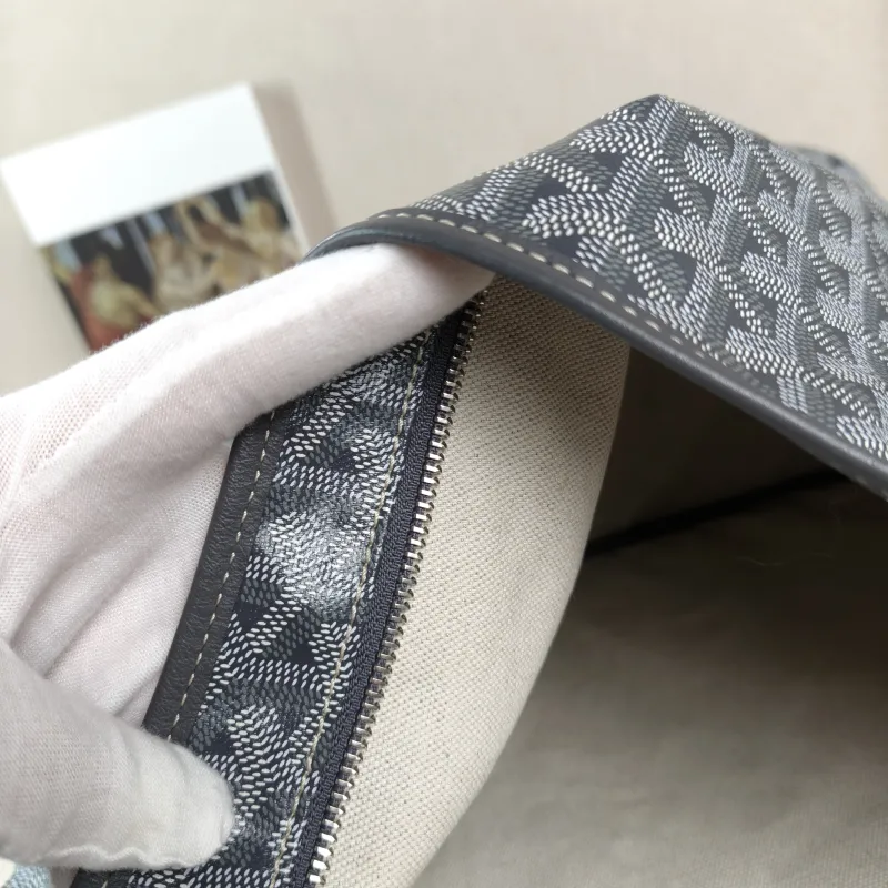 GOYARD Shoulder Bag Boheme Hobo​ Grey ine Canvas Small 43 × 14 × 27 cm — detail view 12 of 12