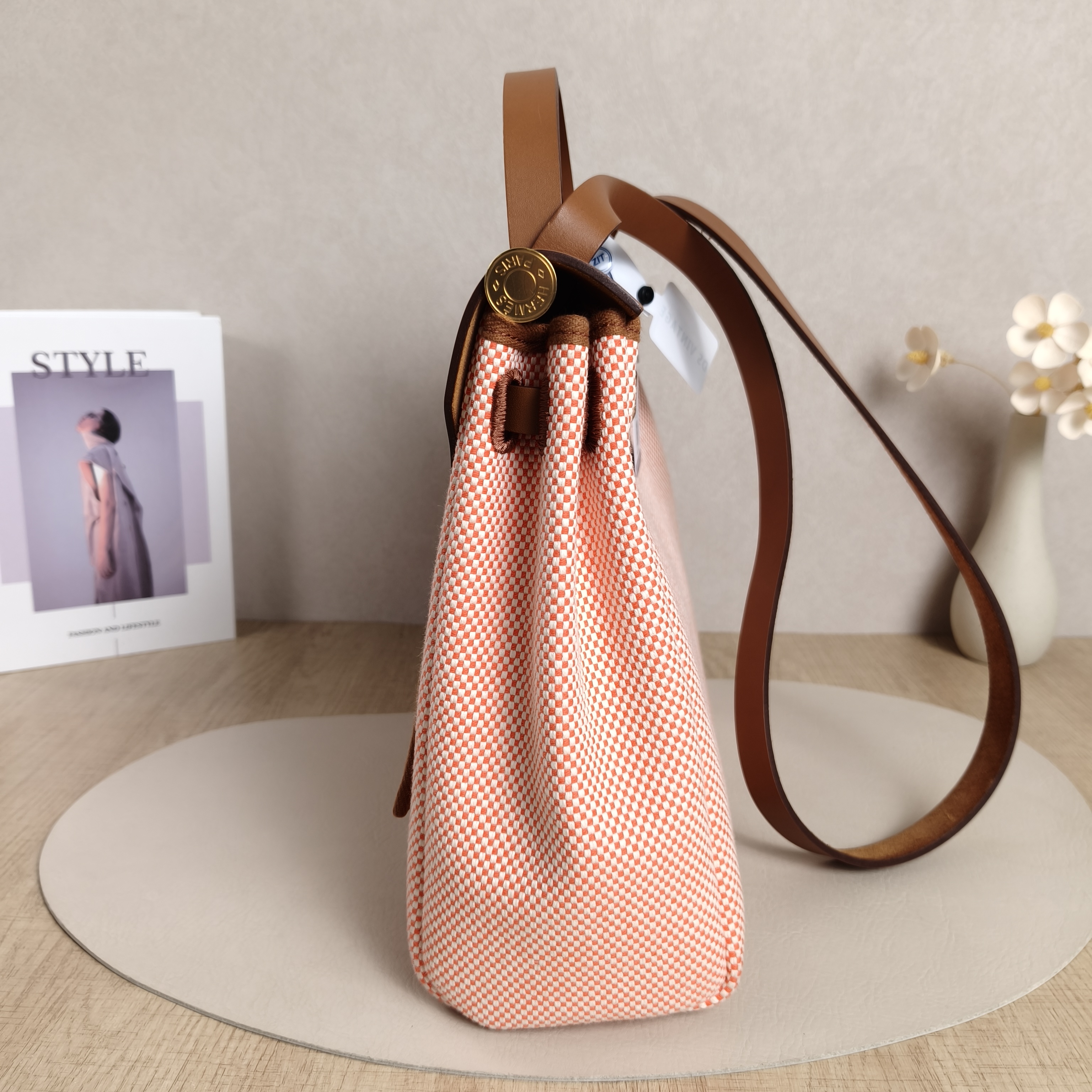 Hermès Shoulder Bag Herbag 31Pink · White Canvas Medium31 × 10 × 25 cm — cover view 2 of 12