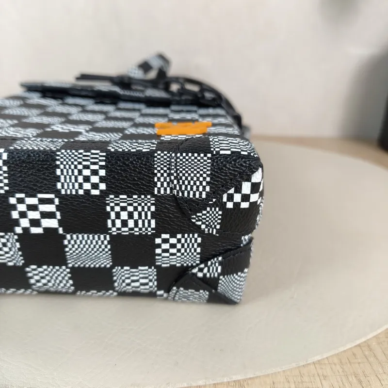 Louis Vuitton Shoulder Bag Nano Steamer Shoulder Bag Colorblock PVC nano 15 × 7 × 18 cm — detail view 10 of 11
