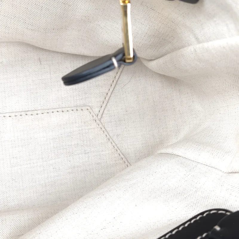 Miumiu Shoulder Bag IVY Tote Shopping Tote Black CC alfskin Small22 × 12 × 23.5 cm — detail view 2 of 12
