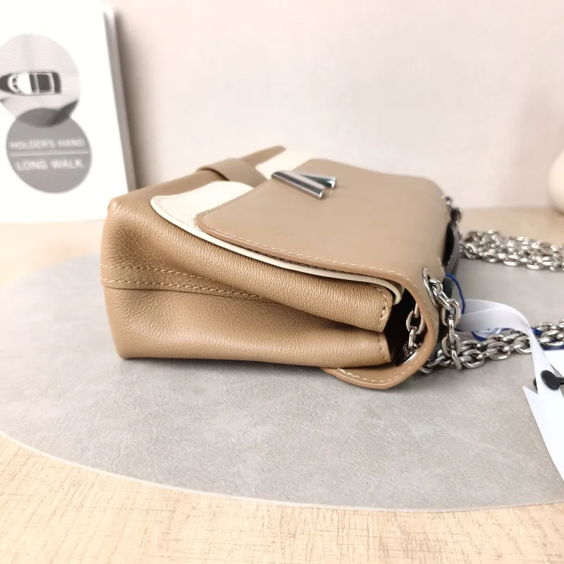 Louis Vuitton Shoulder Bag Very Chain Chain Bag Calfskin One Size24 × 8 × 15 cm — detail view 14 of 14