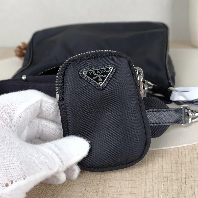 PRADA Shoulder Bag Re-Edition hobo — detail view 11 of 14