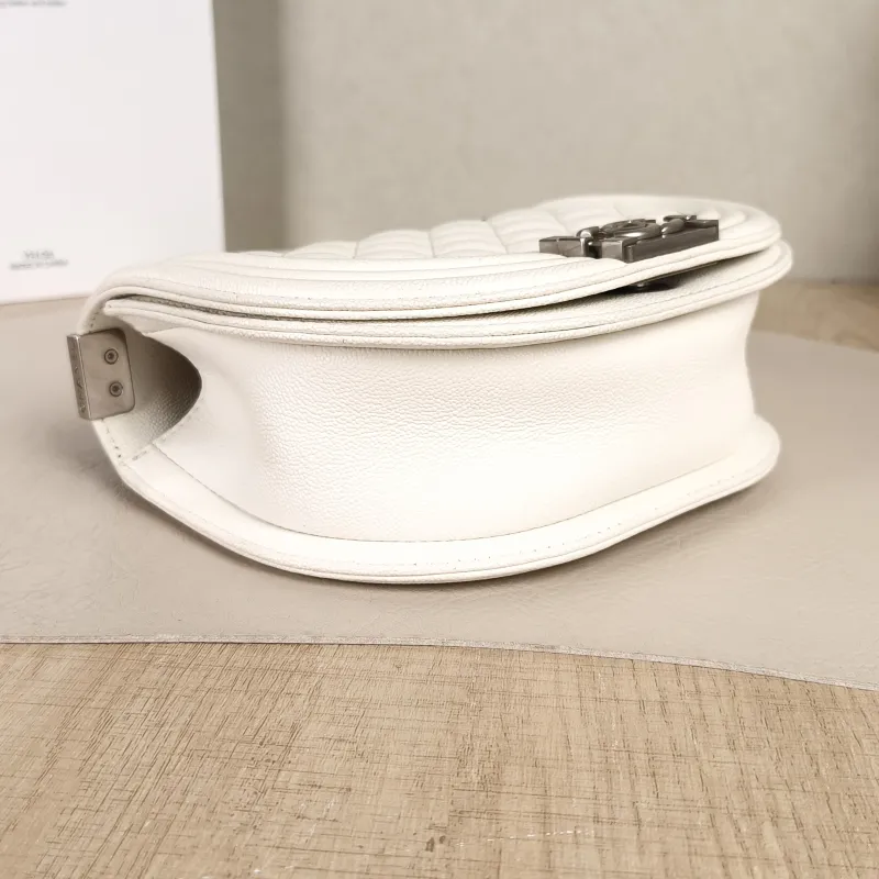 Chanel Crossbody Bagleboy White Grained Calfskin Small18 × 6 × 12.5 cm — detail view 5 of 12