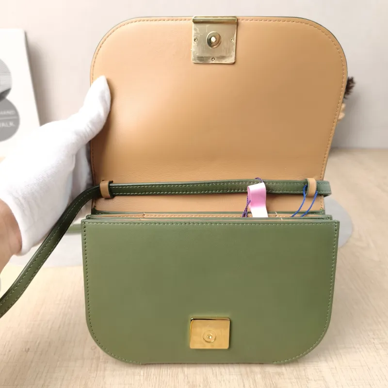 LOEWE Crossbody Bag Goya Calfskin Small 19 × 6 × 13.5 cm — detail view 2 of 11