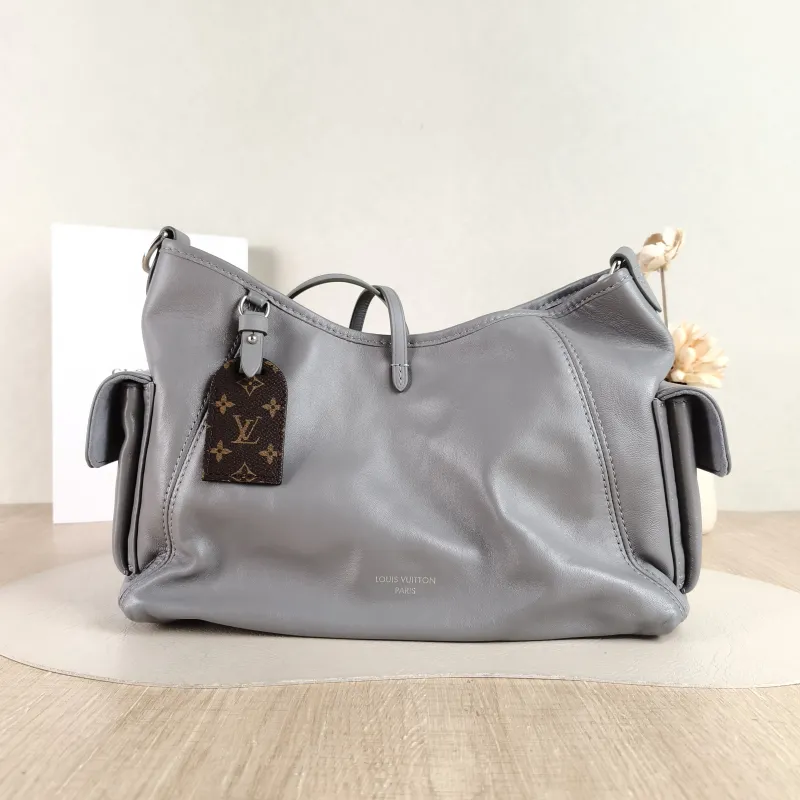 Louis Vuitton Crossbody Bag Carryall Cargo Vibe Grey SL ambskin Small 33.5 × 15 × 23 cm
