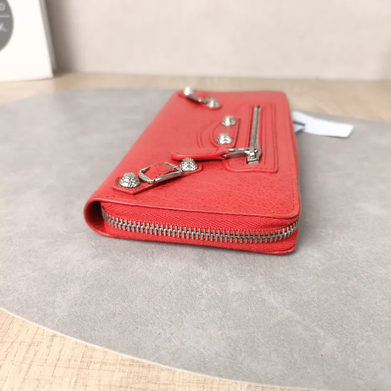 BALENCIAGA Clutch Clutch Red Lambskin One Size19 × 2 × 10 cm — detail view 7 of 11
