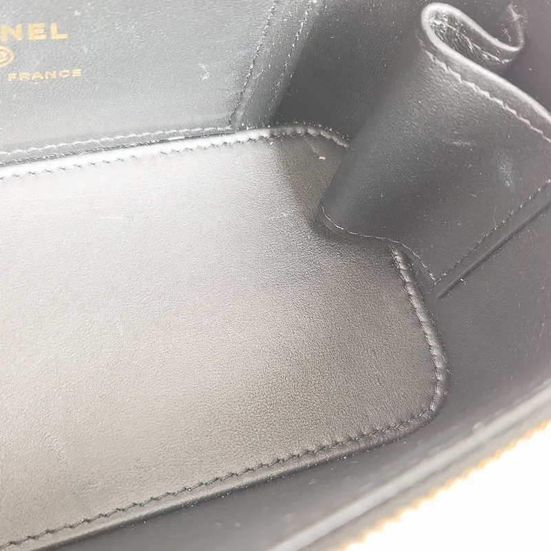 Chanel Crossbody Bag Edition Black Lambskin Mini 16 × 8 × 9.5 cm — detail view 3 of 13