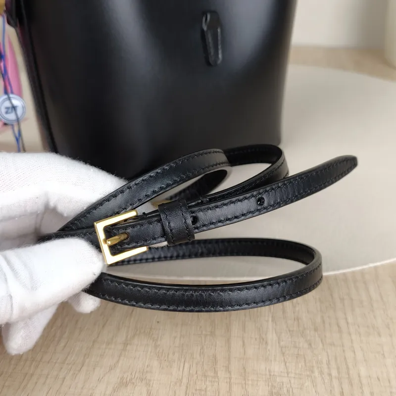 SAINT LAURENT Shoulder Bag LE 37 Black Calfskinmini13 × 6 × 15 cm — detail view 6 of 12
