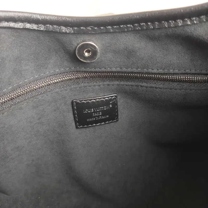 Louis Vuitton Crossbody Bag Carryall Vibe Black SL ambskin Medium 39 × 15 × 30 cm — detail view 4 of 11