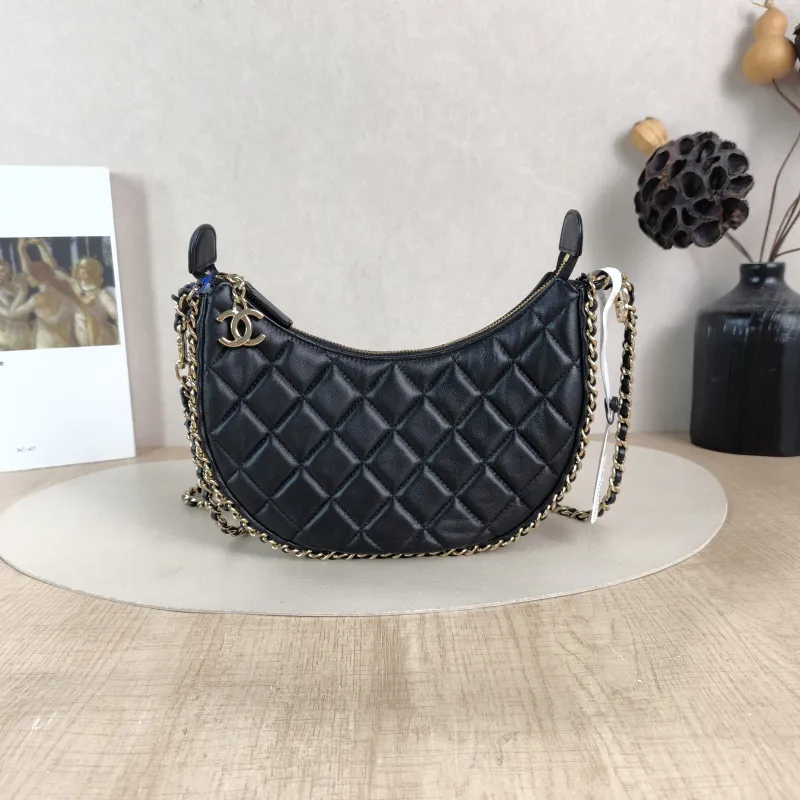 Chanel Shoulder Bag Black Lambskin Small 20 × 6 × 15 cm