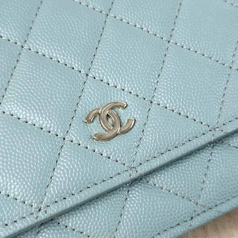 Chanel Crossbody Bag Classic Flap WOC CF WOCWOC Bag Green Grained Calfskin 19.2 × 3.5 × 12.3 cm — detail view 6 of 12