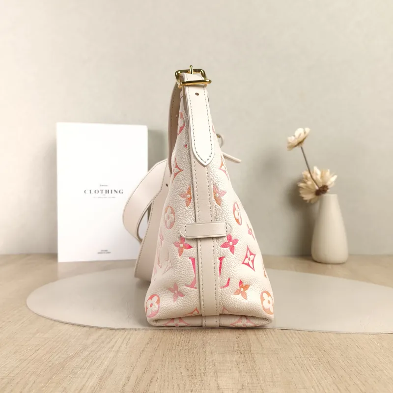 Louis Vuitton Crossbody Bag Carryall Calfskin Small29.5 × 12 × 24 cm — detail view 3 of 14