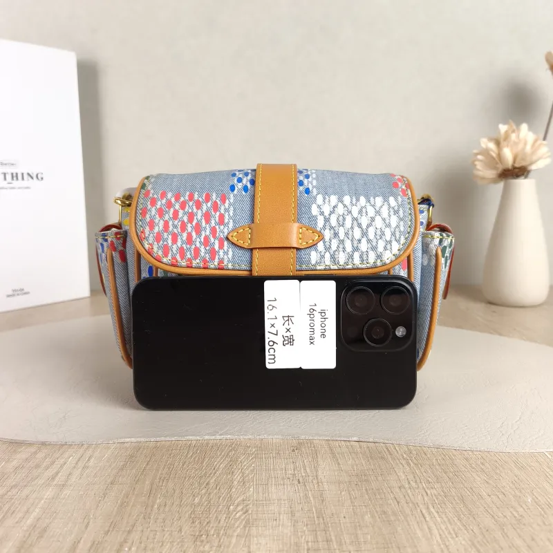 Louis Vuitton Crossbody Bag CARGO Camera Bag Colorblock Mini 23 × 10 × 14 cm — cover view 2 of 5