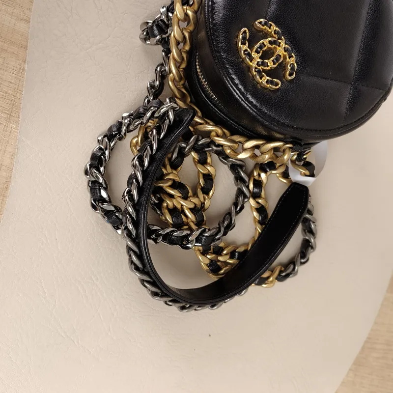 Chanel Crossbody Bag19bag Black Lambskinmini12 × 4.5 × 12 cm — detail view 7 of 13