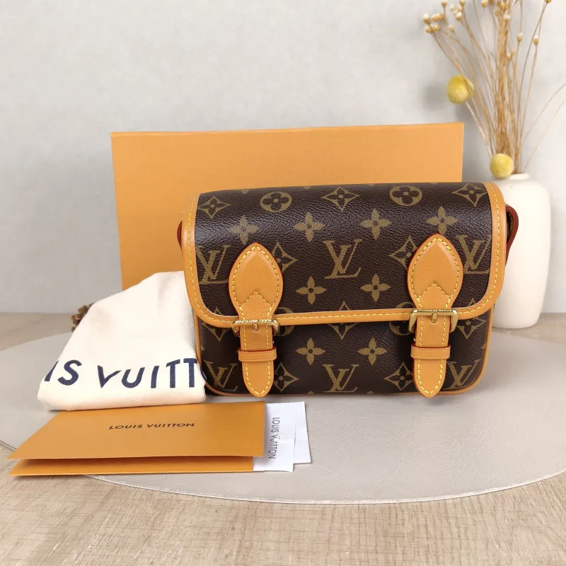 Louis Vuitton Crossbody Bag Satchel Messenger Bag Monogram PVC Mini 19.5 × 6 × 15 cm — cover view 2 of 6
