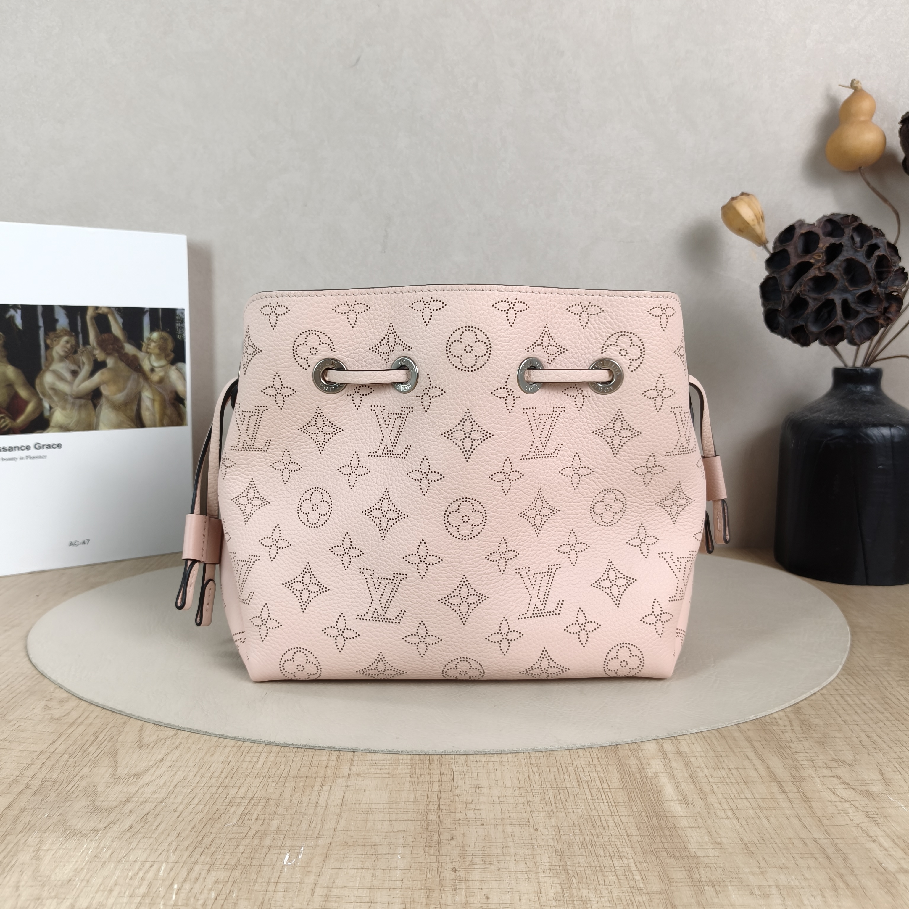Louis Vuitton Crossbody Bag BELLA Pink Calfskin One Size22 × 14 × 19 cm