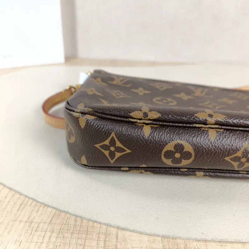 Louis Vuitton Shoulder Bag Pochette Accessoires Two Straps Monogram PVC Large 23.5 × 4 × 13.5 cm — detail view 2 of 11