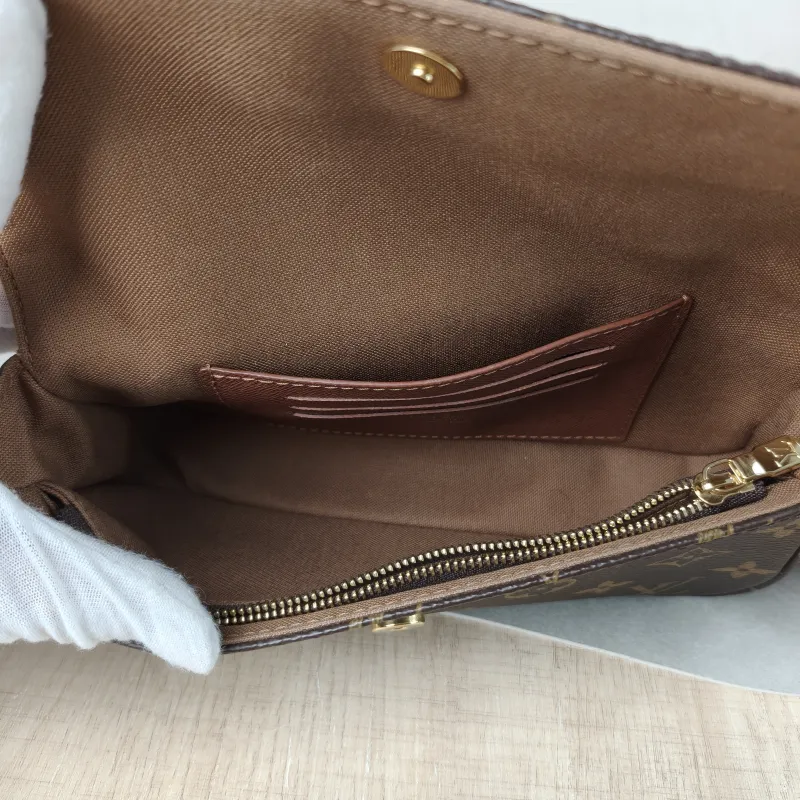 Louis Vuitton Crossbody Bag IVY Monogram PVC Small 23.5 × 4.3 × 12 cm — detail view 3 of 13