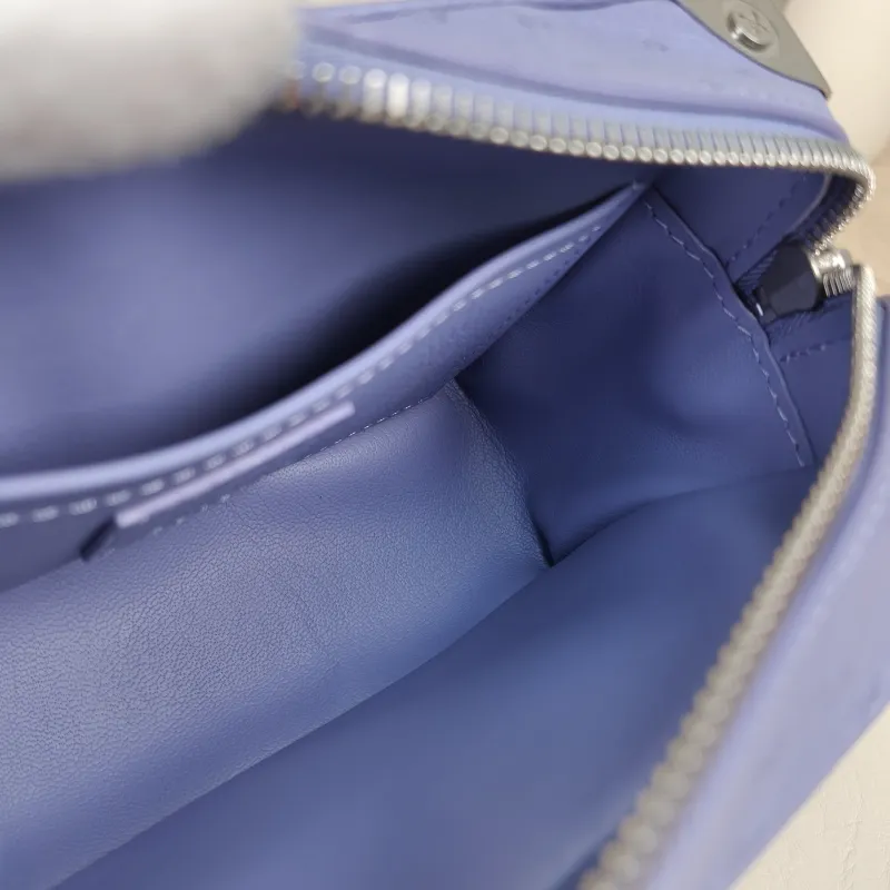 Louis Vuitton Crossbody Bag SOFT TRUNK Box mini18.5 × 8 × 13 cm — detail view 5 of 14