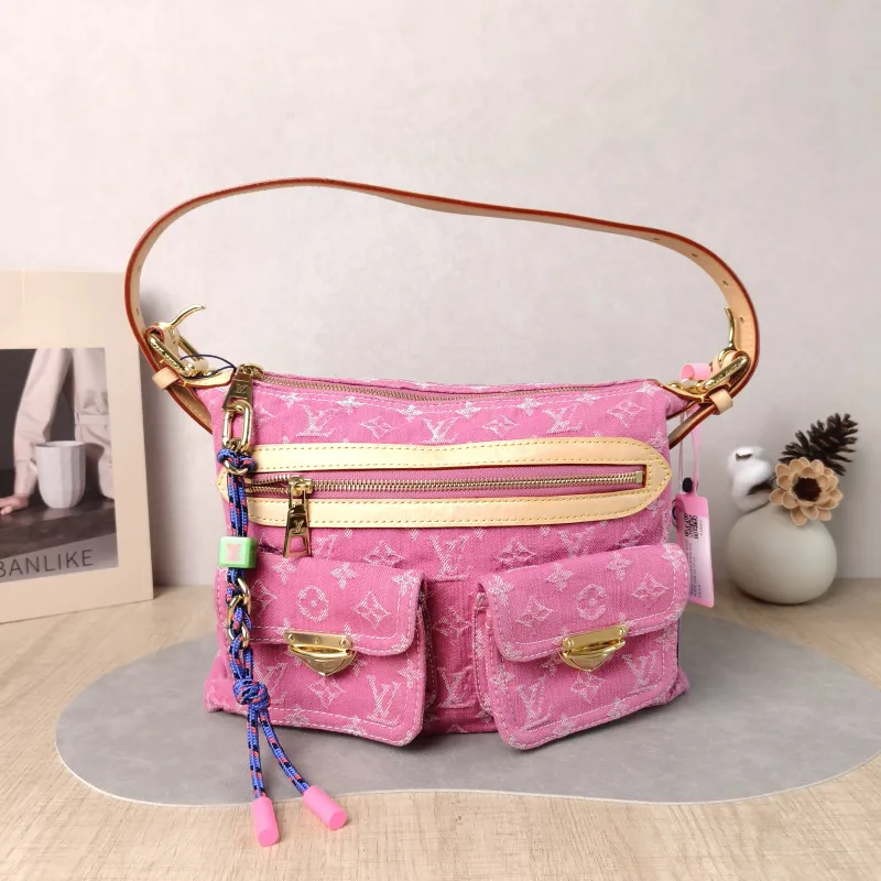 Louis Vuitton Shoulder Bag Baggy hobo Shoulder Bag Pink One Size 30 × 13 × 22 cm