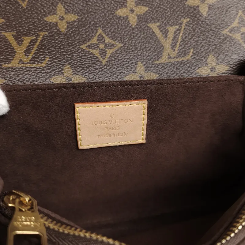 Louis Vuitton Crossbody Bag Pochette Métis East West Monogram PVC Small21.5 × 6 × 13.5 cm — detail view 3 of 13