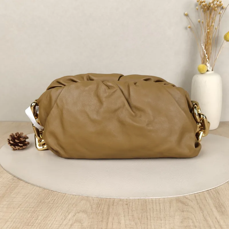 Bottega Veneta Shoulder Bag The Chain Pouch Brown Calfskin One Size31 × 12 × 16 cm