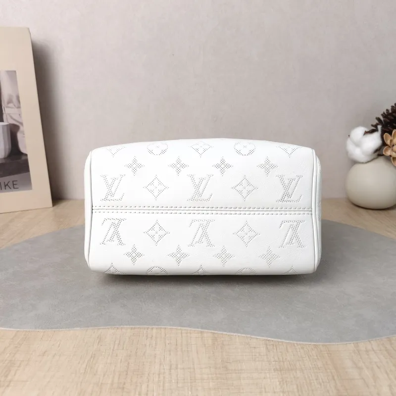 Louis Vuitton Crossbody Bag Speedy20 White Calfskin One Size 20.5 × 12 × 13.5 cm — cover view 4 of 5