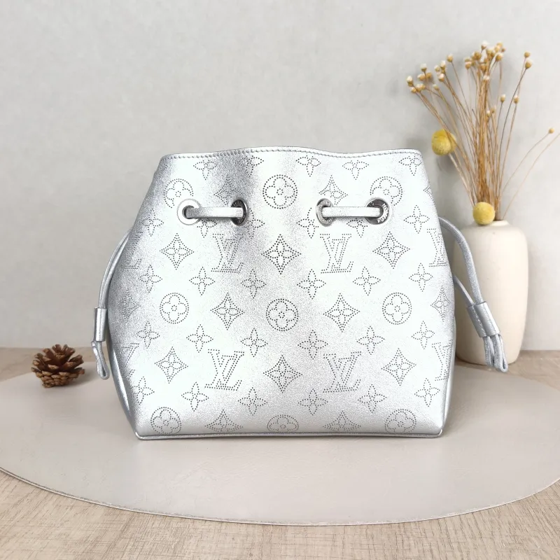 Louis Vuitton Crossbody Bag BELLA White Lambskin One Size 22 × 14 × 19 cm