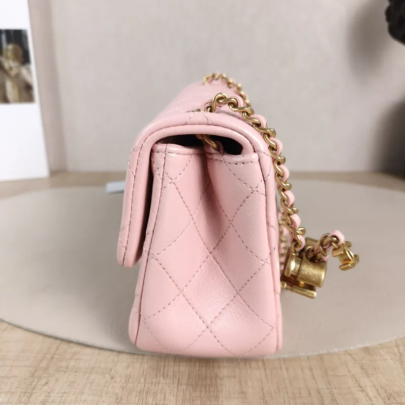 Chanel Crossbody Bag 25b c Pink Lambskin Mini 17 × 8 × 13.5 cm — detail view 1 of 12